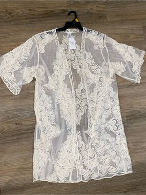 Time and Tru Sheer Ivory Floral Lace Robe